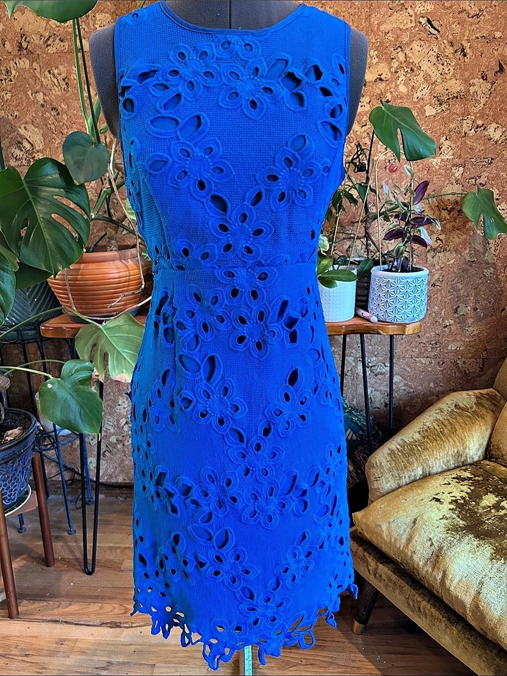 Maeve Eyelet Midi Dress in Blue Size Small Like New ✨Anthro✨EUC✨